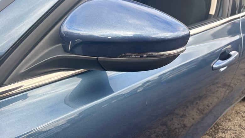 Ford Focus 1.0 EcoBoost Hybrid mHEV 155 Titanium 5dr Auto Petrol Hatchback